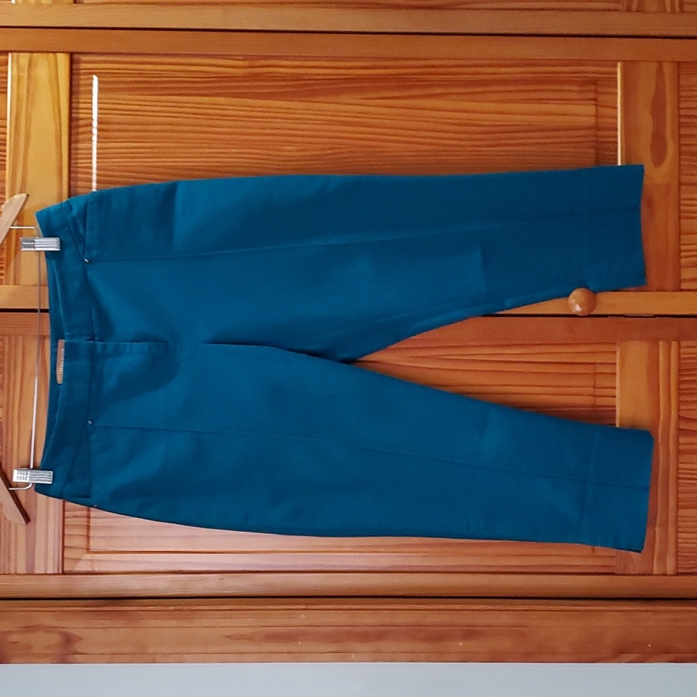 PRICE DROP: Ellen Tracy Teal Cropped Pants Size 2